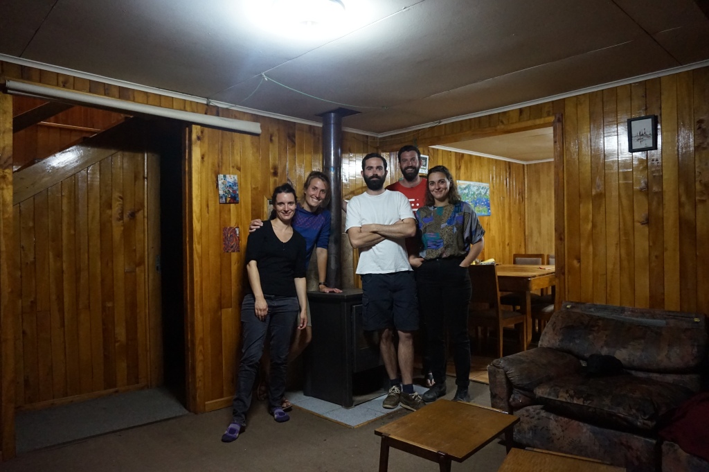 Marion, Cécile et Morgan nous ont sympathiquement accueillis pour quelques nuits dans leur belle maison à Castro sur l'île Chiloé. Merci pour ces bons moment, les délicieux repas et les escapades en pick-up !